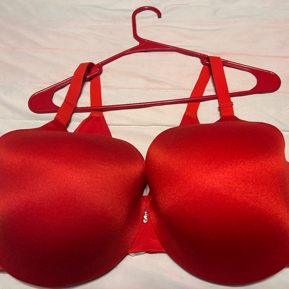 Cacique Other - Cacique RED Full Coverage with Extra Back Support 42DDD Bra